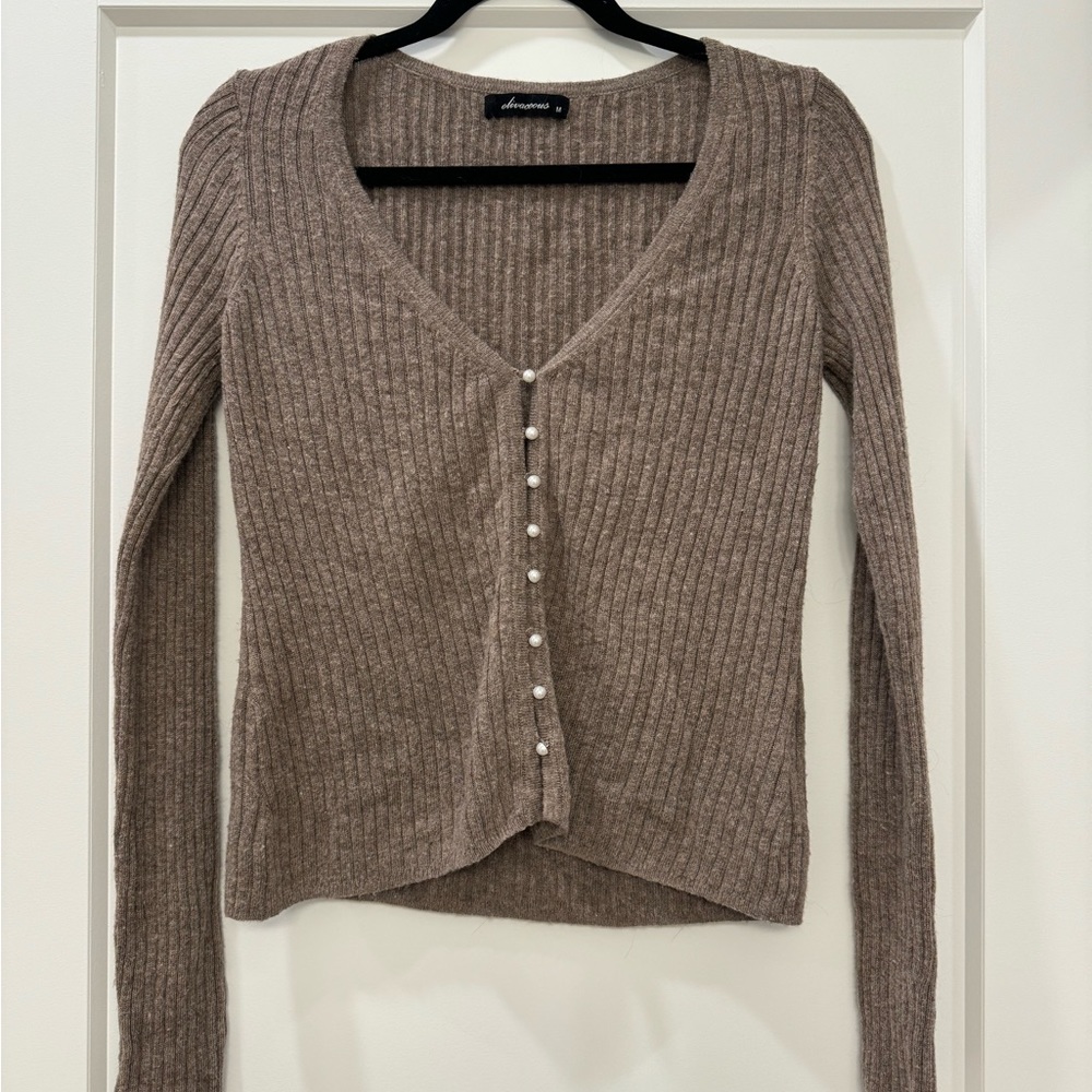 Ribbed sweater long sleeve with pearl buttons